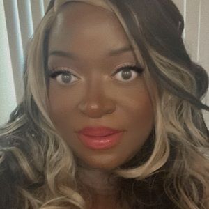 Meet your Posher, Vicky